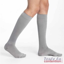 Chaussettes de contention Homme Essentiel Microfibre classe 2 par Sigvaris - Coloris Gris clair