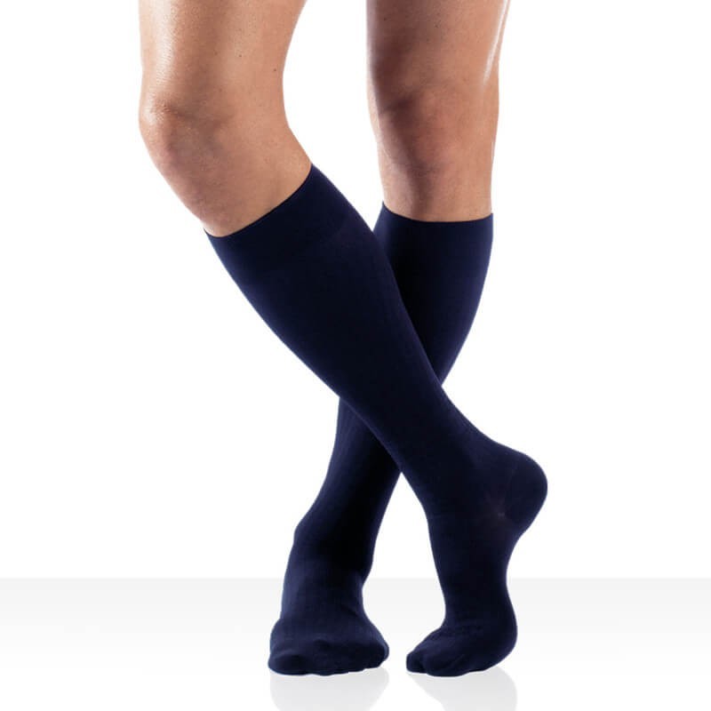 Chaussettes de contention Homme Legger Surfine par Innothera - Coloris Marine Chaussettes de contention Homme Legger Surfine par Innothera - Coloris Marine