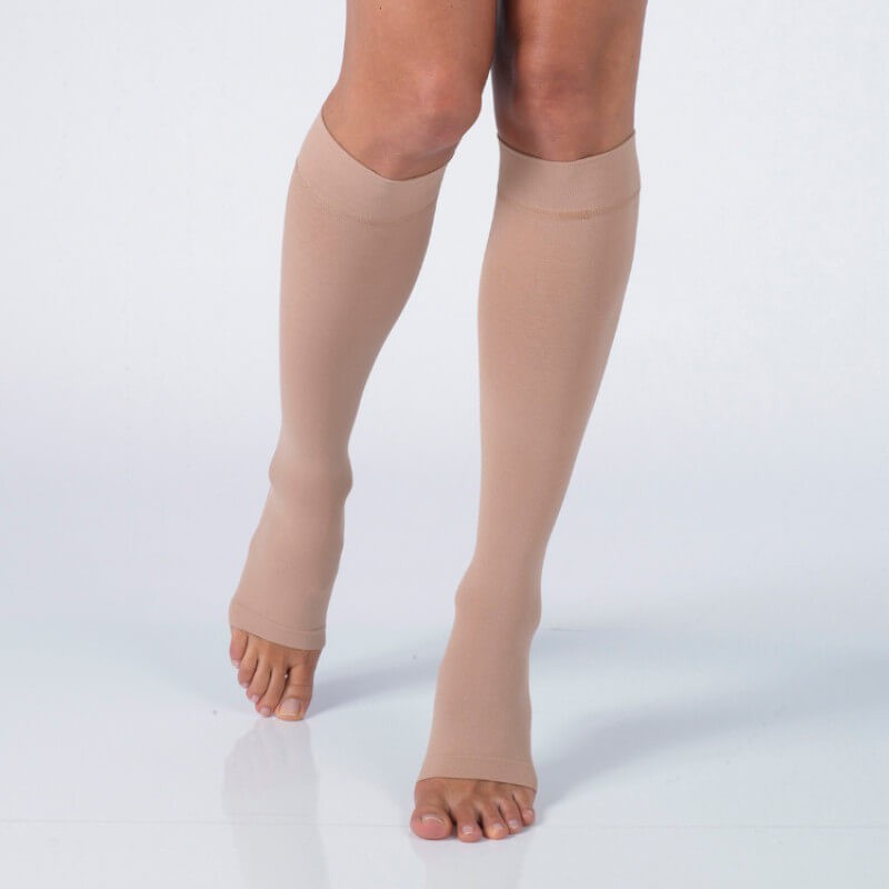 Chaussettes de contention Femme Actys 25 Classe 3 par Innothera - Coloris Naturel avec pieds ouverts