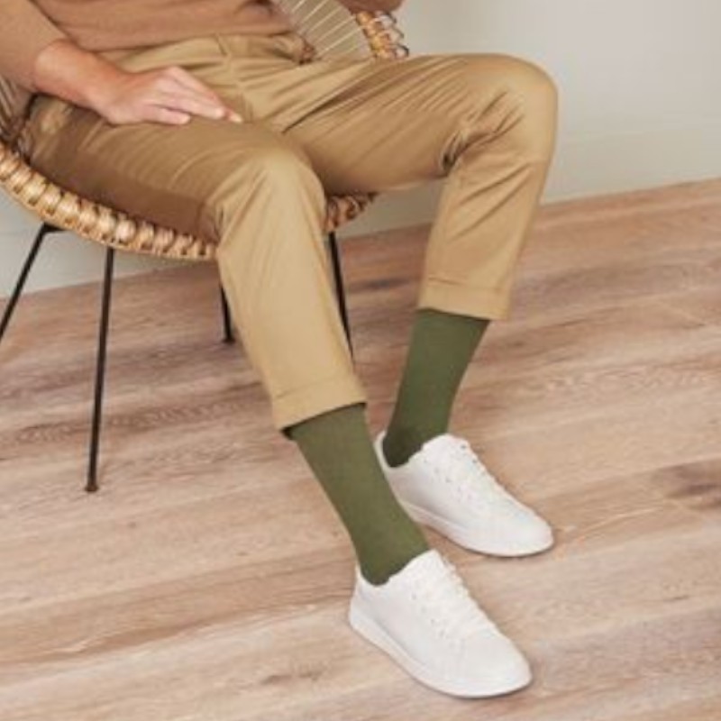 Chaussettes de contention Homme Styl'Coton Fine Jarfix Classe 2 par Radiante - Coloris Vert Olive Chaussettes de contention Homme Styl'Coton Fine Jarfix Classe 2 par Radiante - Coloris Vert Olive