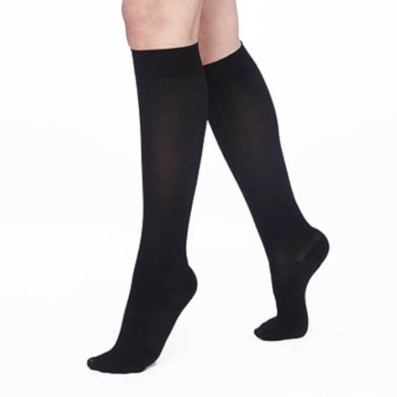 Chaussettes de contention Homme Qoton Classe 2 par Radiante - Coloris Noir