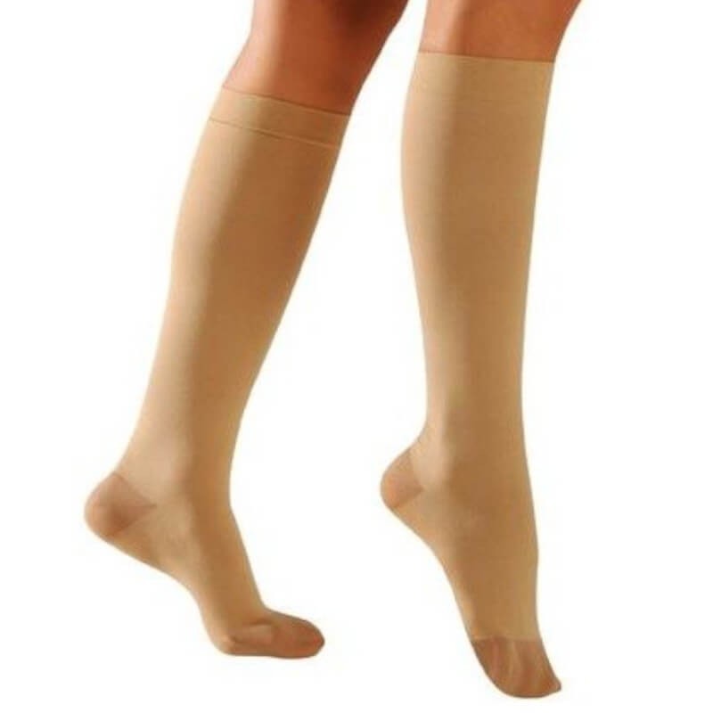 Chaussettes de contention Femme 94 Coton Classe 4 par Radiante - Coloris Chair