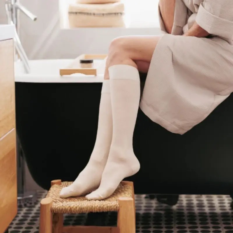 https://www.toutelacontention.com/4962-large_default/chaussettes-contention-femme-active-coton-bio-classe-2-sigvaris.jpg