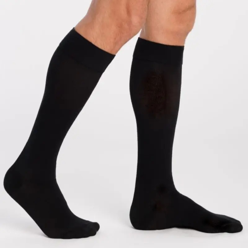 Chaussettes de contention Homme Active Coton Bio par Sigvaris - Coloris Noir Chaussettes de contention Homme Active Coton Bio par Sigvaris - Coloris Noir
