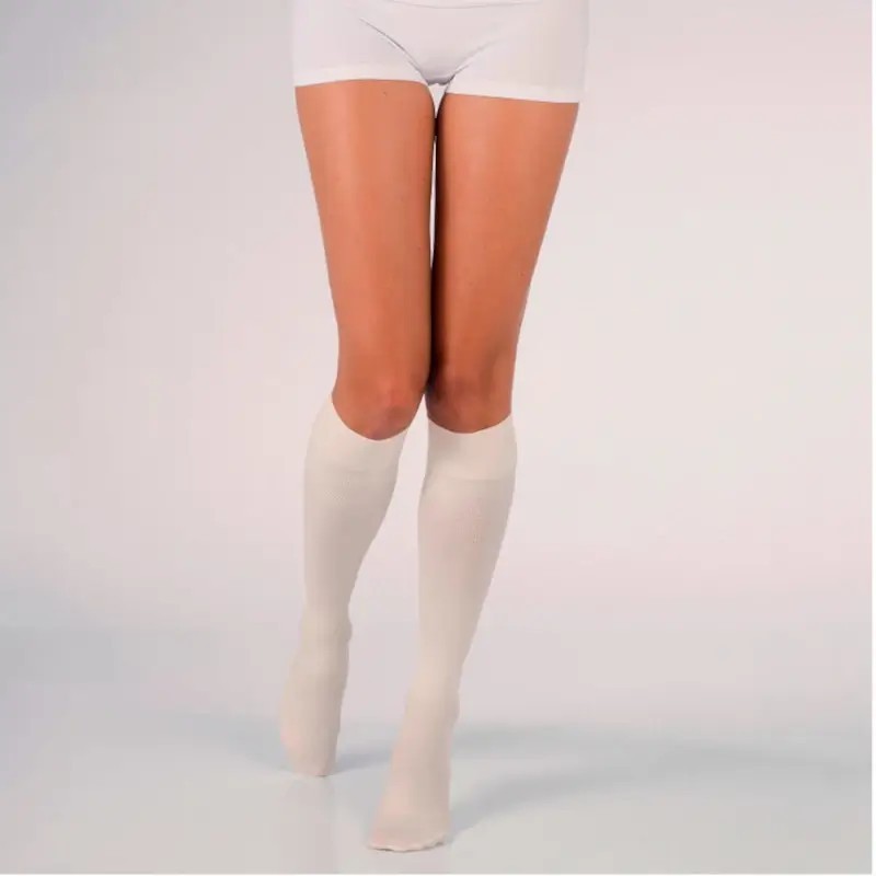 Chaussettes de contention Femme Legger Casual Tech Classe 2 par Innothera - Coloris Crème