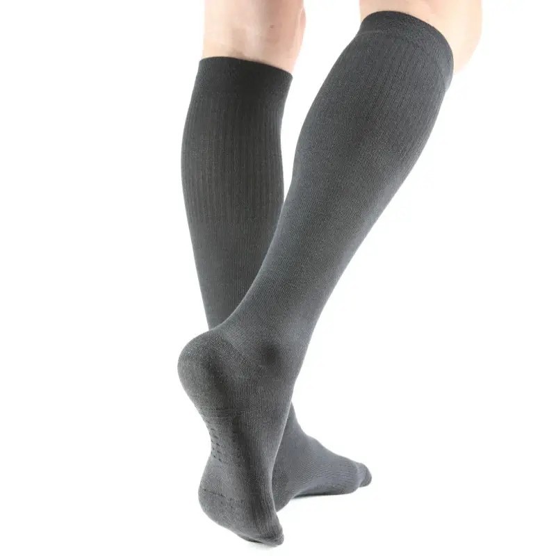 Chaussettes de contention Homme Legger Sportswear T-Fibre Classe 2 par Innothera - Coloris Gris