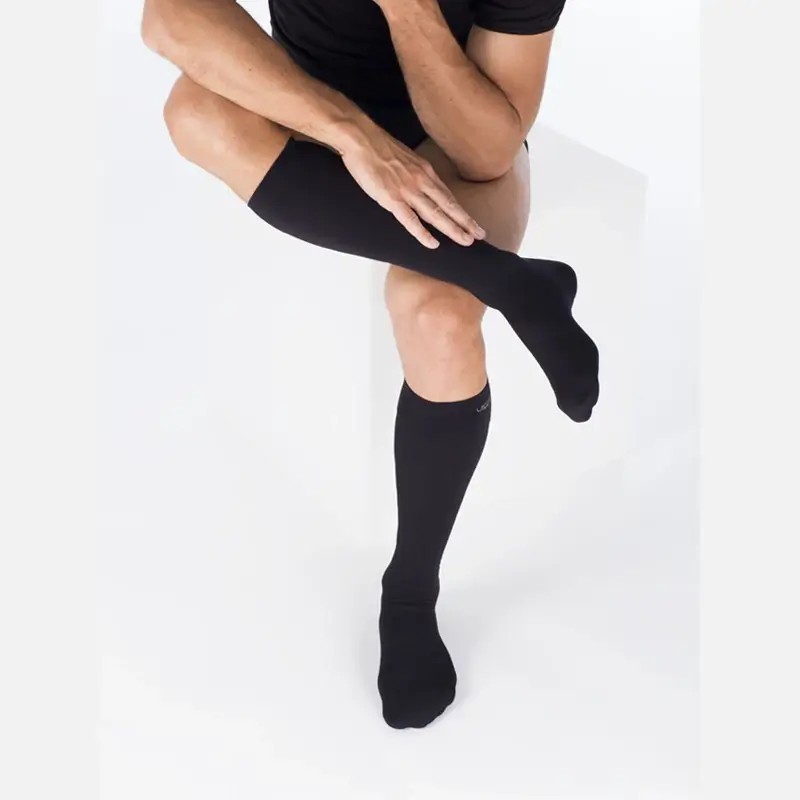Chaussettes de contention Homme Legger Casual Tech par Innothera - Coloris Noir Chaussettes de contention Homme Legger Casual Tech par Innothera - Coloris Noir