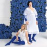Chaussettes de contention Femme Attractive classe 1 par Juzo - Coloris Beautiful Blue - Fond fleuri