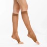 Chaussettes de contention Femme Dynaven Transparent Classe 2 par Sigvaris - Coloris Beige Foncé en pieds ouverts