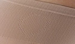 Chaussettes de contention Femme Venoflex Incognito Absolu par Thuasne - Zoom sur bandes en vue extérieure