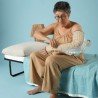 Manchon Mobiderm Autofit pour membre supérieur de Thuasne - Enfilage Etape 2 - Fermer les scratchs en commençant par la main