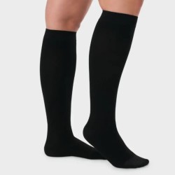 Chaussettes de contention Femme Dynamic Coton classe 2 par Juzo - Coloris Noir en pieds fermés