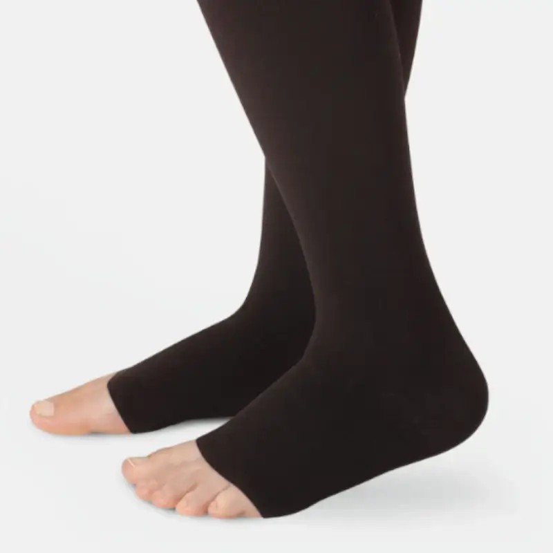Chaussettes de contention Femme Dynamic Coton classe 3 par Juzo - Coloris Noir à pieds ouverts Chaussettes de contention Femme Dynamic Coton classe 3 par Juzo - Coloris Noir à pieds ouverts