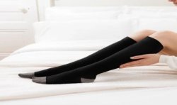 Chaussettes de contention Femme Spécialiste Pieds Sensibles par Sigvaris - Photo d'ambiance