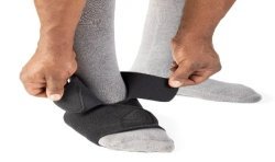 Dispositif de compression pour pied et cheville Compreboot Standard Foot de Sigvaris - Fermeture par scratch